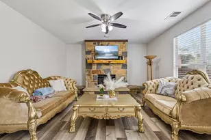 7013 Lindentree Ln, Fort Worth, TX 76137 - Photo 12