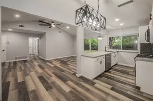1108 Georgetown St, Arlington, TX 76015 - Photo 10