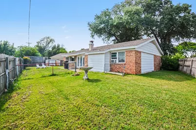 5300 Princess Court, Lake Dallas, TX 75065 - Photo 30