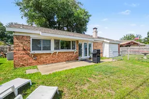 5300 Princess Ct, Lake Dallas, TX 75065 - Photo 24
