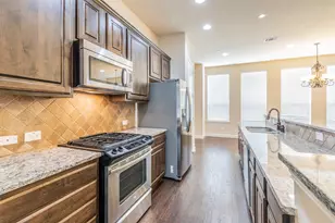 672 Arbol, Irving, TX 75039 - Photo 6