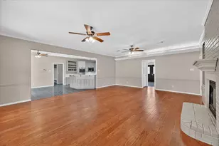 2212 Summit Dr, Burleson, TX 76028 - Photo 12