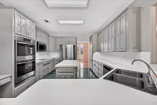 2212 Summit Dr, Burleson, TX 76028 - Photo 14