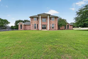2212 Summit Dr, Burleson, TX 76028 - Photo 1