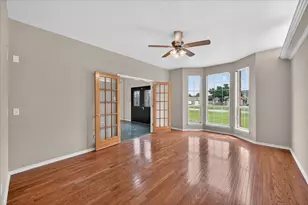 2212 Summit Dr, Burleson, TX 76028 - Photo 18