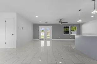 806 Longbeach Dr, Garland, TX 75043 - Photo 6
