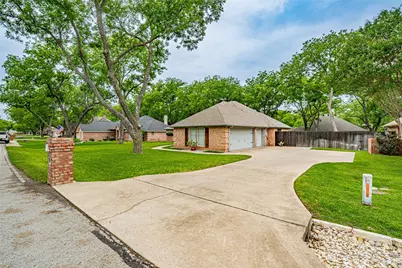 8928 Green Leaves Drive, Granbury, TX 76049 - Photo 4