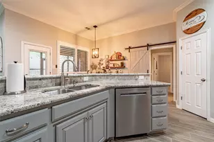 8928 Green Leaves Dr, Granbury, TX 76049 - Photo 20