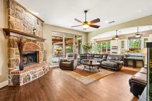 812 Moss Cliff Cir, McKinney, TX 75071 - Photo 6