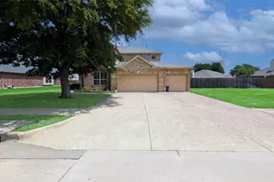 5848 Somerton Dr, Grand Prairie, TX 75052 - Photo 2