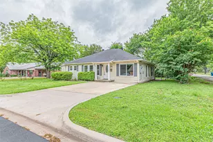 407 W 4th St, Kaufman, TX 75142 - Photo 26