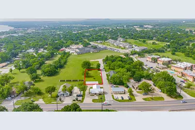 105 S Hawthorne Street, Granbury, TX 76048 - Photo 4