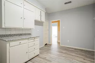 233 E James St, Wills Point, TX 75169 - Photo 14