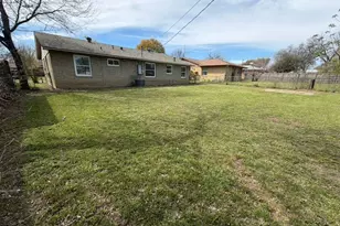 1709 Dorothy Dr, Grand Prairie, TX 75051 - Photo 22