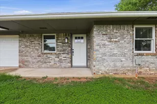 1701 Aster St, Gainesville, TX 76240 - Photo 4