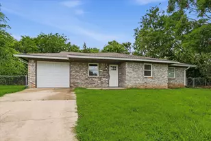 1701 Aster St, Gainesville, TX 76240 - Photo 6