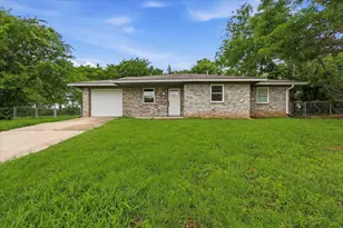 1701 Aster St, Gainesville, TX 76240 - Photo 1