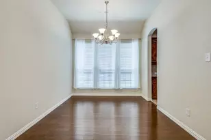 2712 Cole Castle Dr, Lewisville, TX 75056 - Photo 4