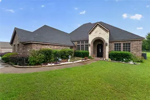 1916 Buckskin Rd, Crowley, TX 76036 - Photo 2