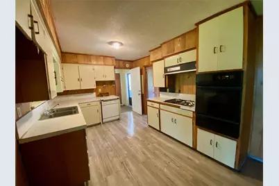 800 Carver Street, Whitesboro, TX 76273 - Photo 14