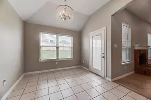 1517 White Willow Ln, Arlington, TX 76002 - Photo 10