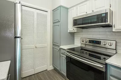 1104 Riverchase Lane #204, Arlington, TX 76011 - Photo 4