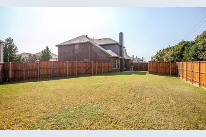 1401 Crutchfield Lane, Lewisville, TX 75077 - Photo 4