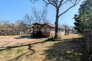 409 Giles St, Mineola, TX 75773 - Photo 2