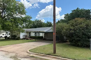 919 W College Hwy, Jacksboro, TX 76458 - Photo 2