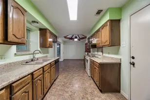 208 Lorene Dr, Red Oak, TX 75154 - Photo 18