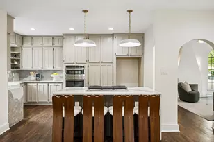 2010 Mayflower Dr, Dallas, TX 75208 - Photo 6