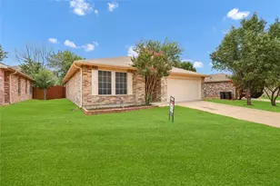 5132 Bedfordshire Dr, Fort Worth, TX 76135 - Photo 4