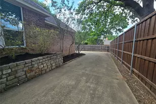 2954 Woodland Hills Dr, Grapevine, TX 76051 - Photo 6