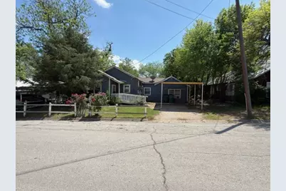 619 W College Street, Jacksboro, TX 76458 - Photo 2