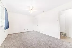 3705 Flamingo Ln, Irving, TX 75062 - Photo 10