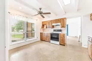 3705 Flamingo Ln, Irving, TX 75062 - Photo 6