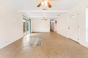 3705 Flamingo Ln, Irving, TX 75062 - Photo 6