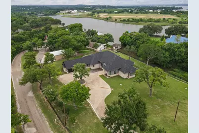 2100 Gene Court, Granbury, TX 76048 - Photo 2