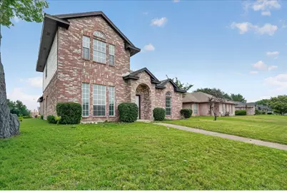 1325 Rosewood Lane, Lancaster, TX 75146 - Photo 2