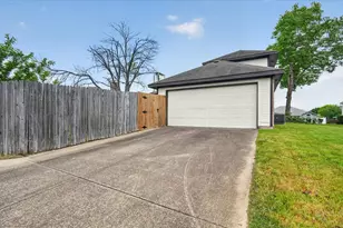 1325 Rosewood Ln, Lancaster, TX 75146 - Photo 34