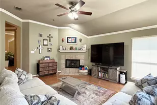 1817 Arrow Wood Dr, Flower Mound, TX 75028 - Photo 4
