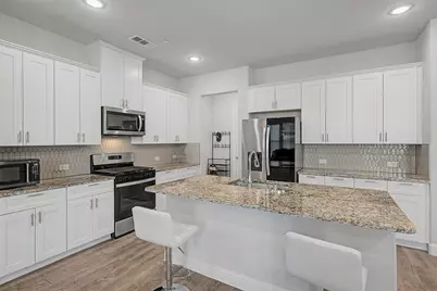 537 Hutchinson Lane, Lewisville, TX 75077 - Photo 4