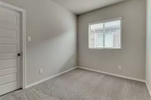 920 Ravenwood Ln, Van Alstyne, TX 75495 - Photo 6