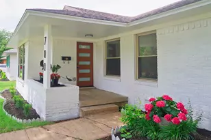 700 Dumont Dr, Richardson, TX 75080 - Photo 2