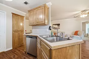 402 Robertson St, Collinsville, TX 76233 - Photo 18