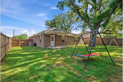 402 Robertson Street, Collinsville, TX 76233 - Photo 30