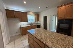 1001 Meadow Creek Dr, Allen, TX 75002 - Photo 4