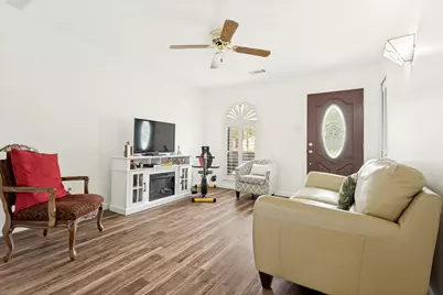 326 Independence Drive, Garland, TX 75043 - Photo 4