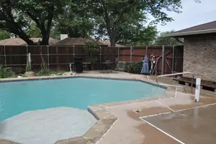 304 Bennett Cir, DeSoto, TX 75115 - Photo 10