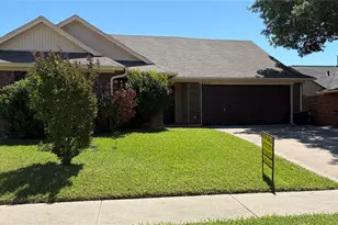 8212 Willis Ln, Watauga, TX 76148 - Photo 1